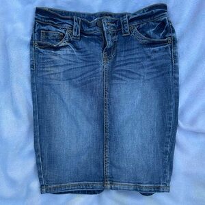 LONDONJEAN Blue Denim skirt with back pockets